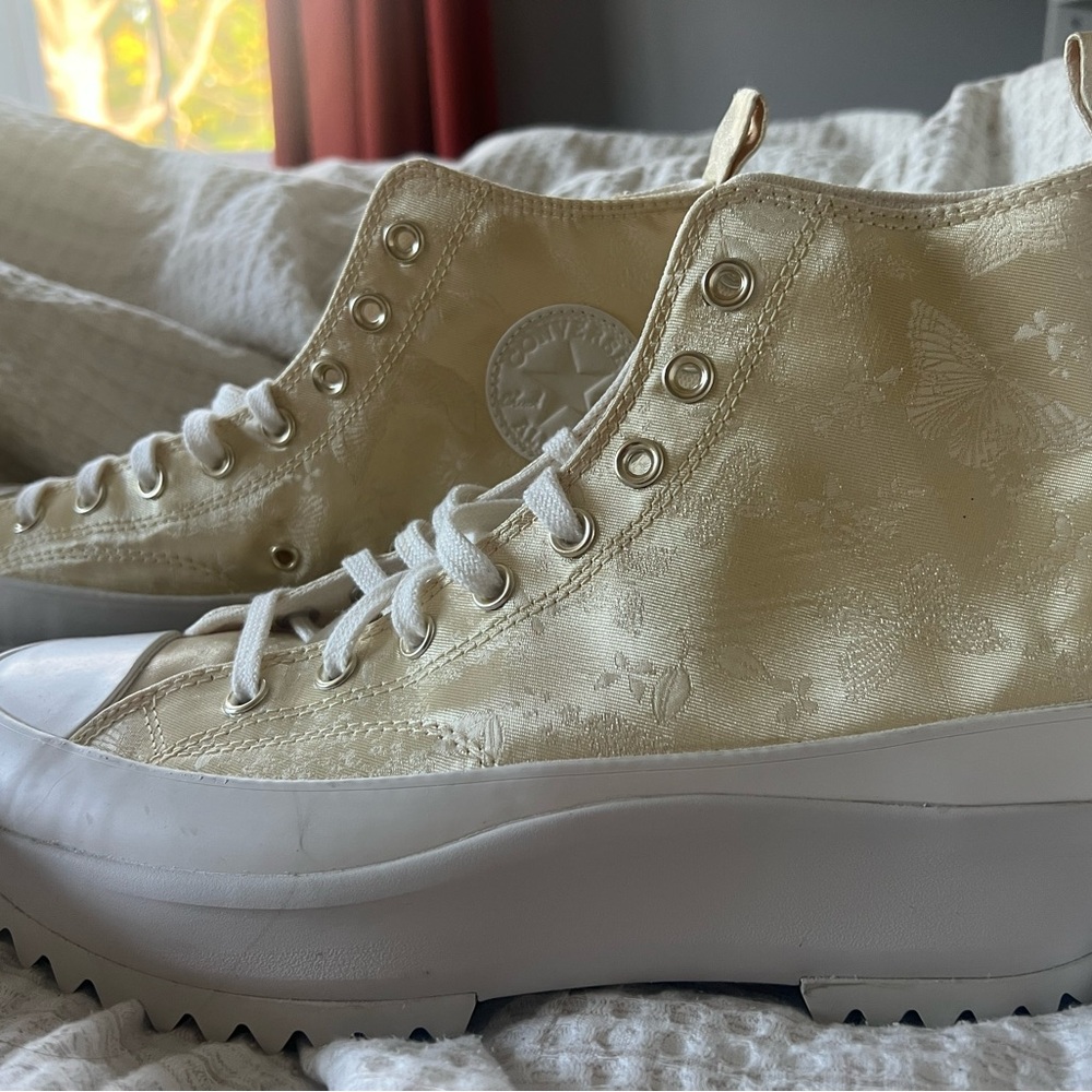 BRAND NEW. NEVER WORN. Converse Women's Gold High-Top Sneakers